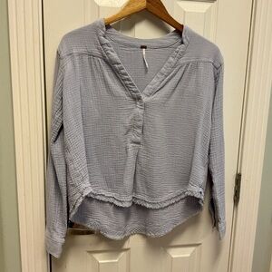 Free People Crinkle cotton Light Purple SZ XS Long Sleeves Top Vneck